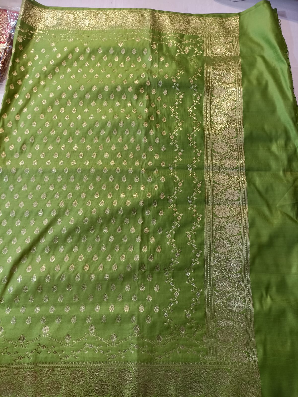 radiant green banarasi silk dupatta with gold zari weaving