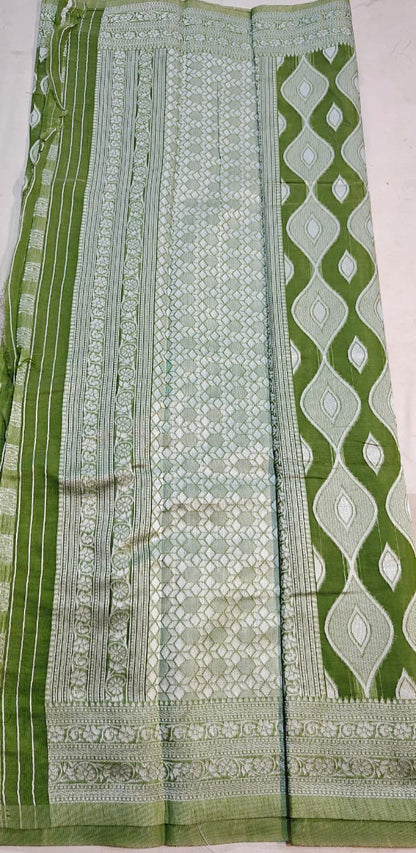 Elegant Green Cotton Saree with Intricate Woven Patterns